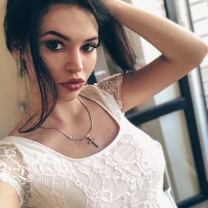 Meet your Posher, Виктория